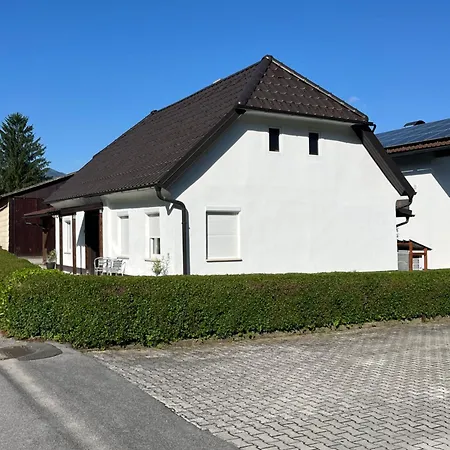 Apartma Godeti *